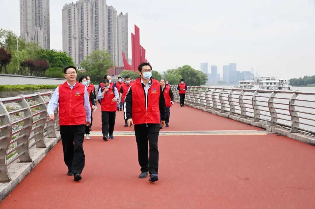博鱼·体育(中国)官方网站举办庆“五∙一”健步走，代“盐”健康生活团建活动